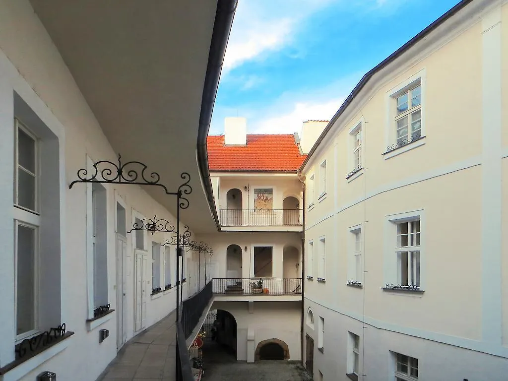 Old Town Home Praga Appartamento