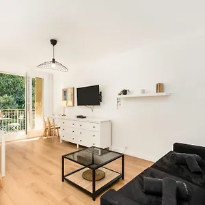 https://studio-menton.fr-provencehotel.com
